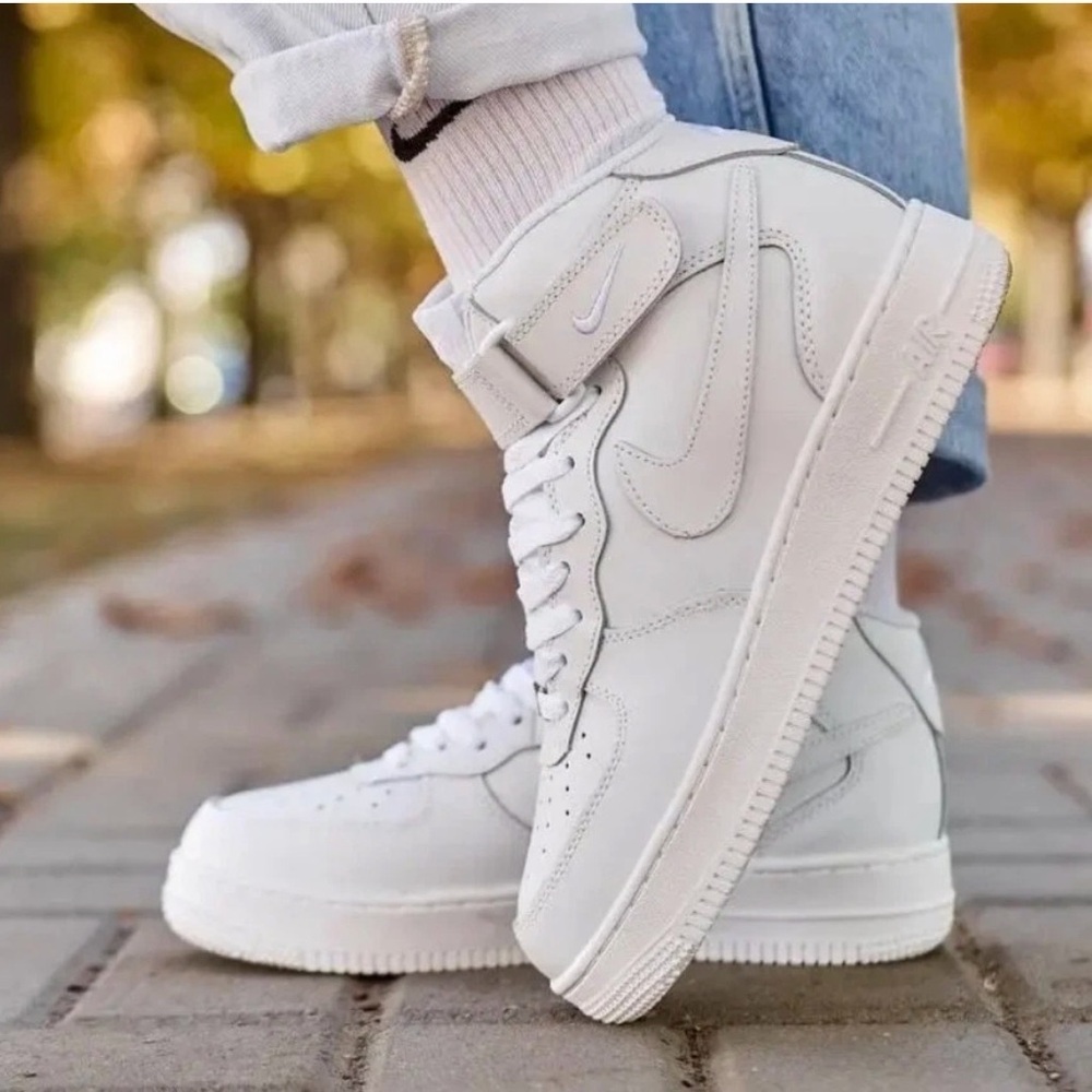 Nike Men’s High-Top Athletic Sneakers White